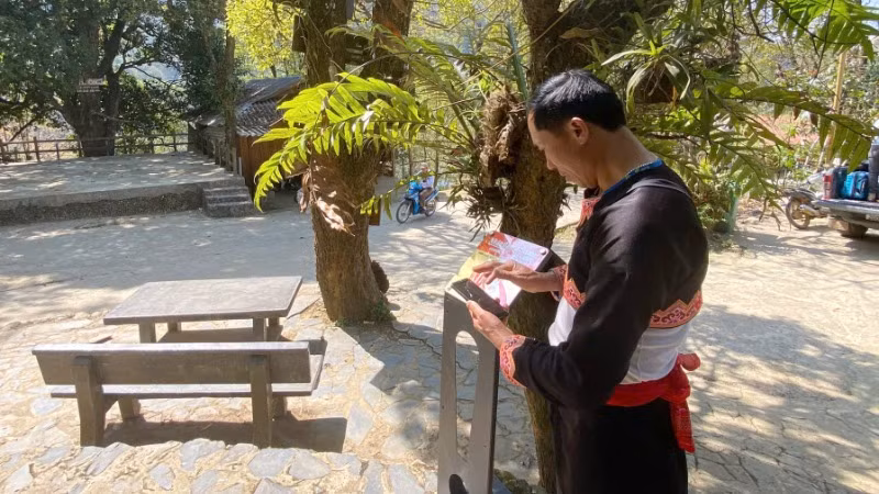 Bảng gắn chíp được lắp đặt tại bản Sin Suối Hồ.