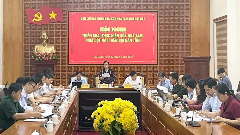 Ban Chỉ đạo triển khai xóa nhà tạm, nhà dột nát tỉnh Lai Châu họp bàn giải pháp đẩy nhanh tiến độ xóa nhà tạm.