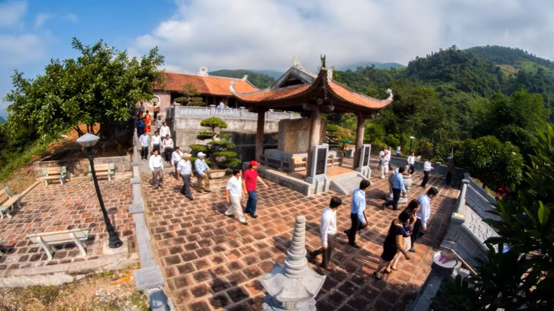 Đền thờ vua Lê Thái Tổ đang lưu giữ bảo vật Quốc gia đó là Bia Lê Lợi