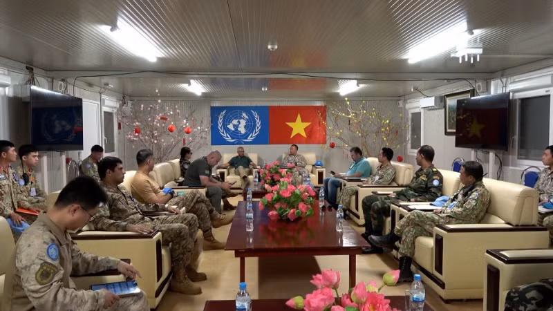 Ông Raju Khadka - Trưởng phòng quản lý trang bị các nước cử quân đánh giá tốt về công tác chuẩn bị bài bản, nghiêm túc và chuyên nghiệp của Đội Công binh số 3.
