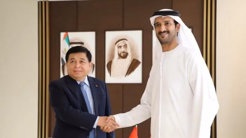Phó Thủ tướng Nguyễn Chí Dũng tiếp Bộ trưởng Kinh tế UAE Abdulla Bin Touq Al Marri. (Ảnh: Nguyễn Trường/TTXVN)