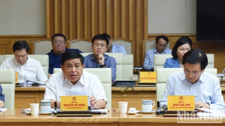 Phó Thủ tướng Nguyễn Chí Dũng phát biểu ý kiến tại cuộc làm việc. (Ảnh: TRẦN HẢI) Phó Thủ tướng Nguyễn Chí Dũng phát biểu ý kiến tại cuộc làm việc. (Ảnh: TRẦN HẢI)