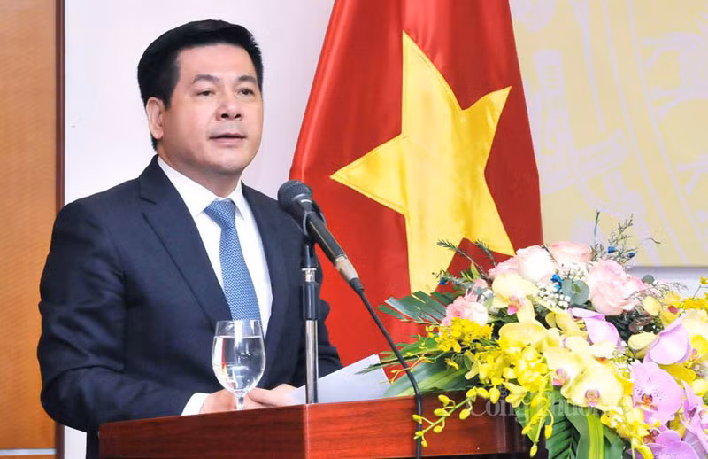 Bộ trưởng Công thương Nguyễn Hồng Diên.