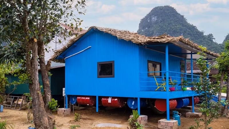 Homestay thích ứng thời tiết là những nhà nổi ở Tân Hóa, huyện Minh Hóa (Quảng Bình).