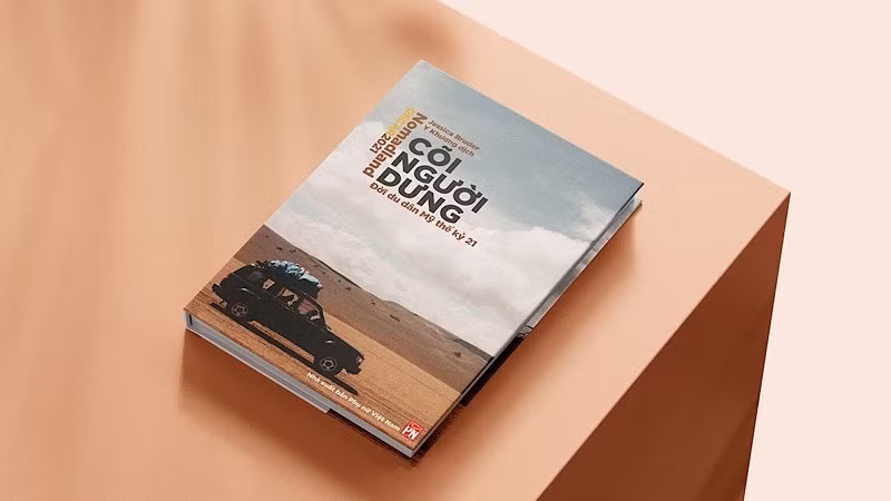 Cuốn “Cõi người dưng – Nomadland”. (Ảnh: Nhà xuất bản Phụ nữ Việt Nam)