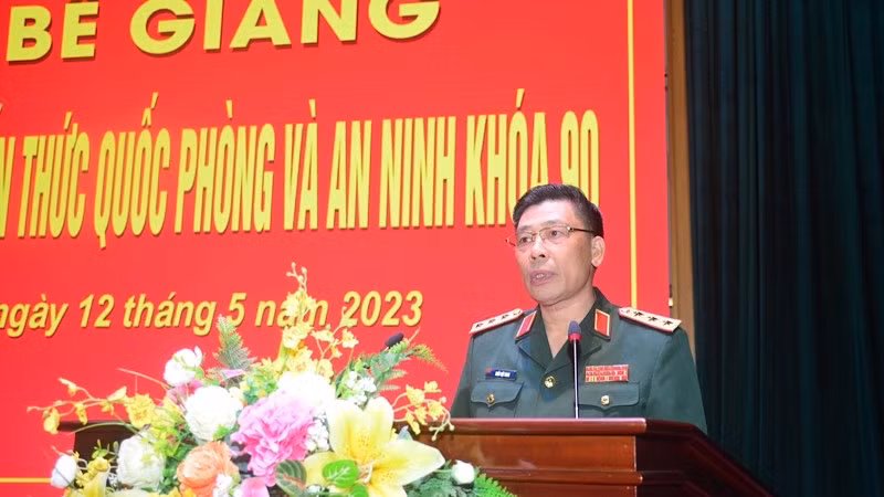 Giám đốc Học viện Quốc phòng Trần Việt Khoa phát biểu tại buổi lễ.