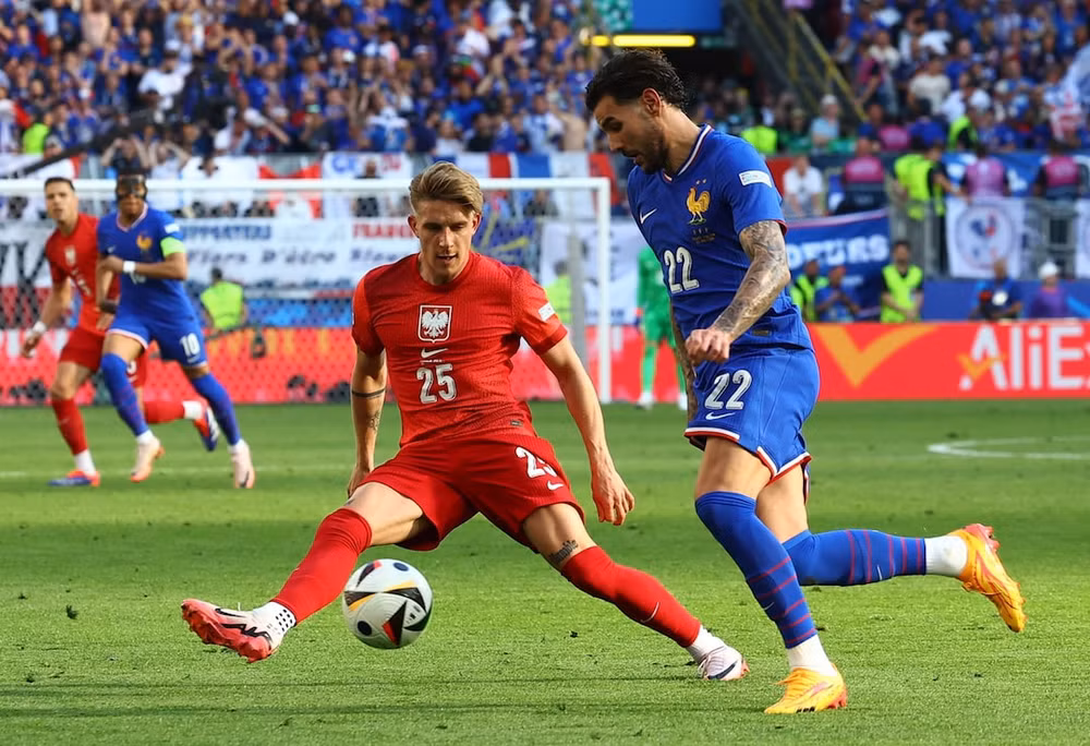 Hai đội cầm chân nhau trong hiệp 1. (Ảnh: reuters)