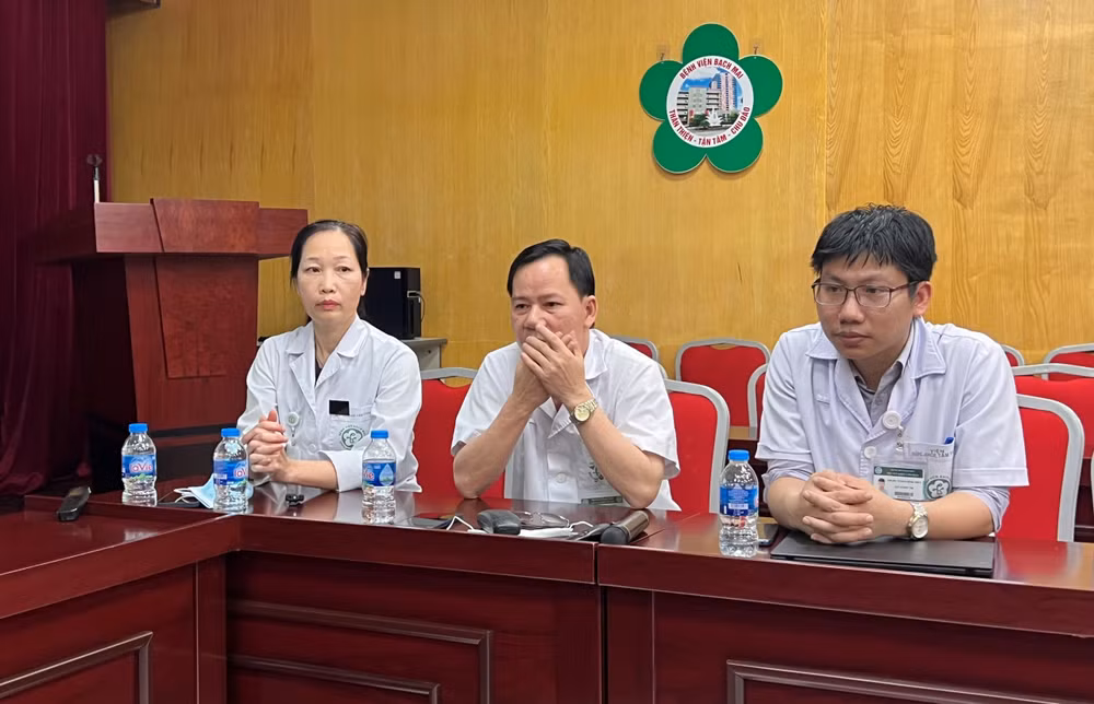 Các bác sĩ chia sẻ thông tin tại tọa đàm “Tâm thần phân liệt tái phát”.