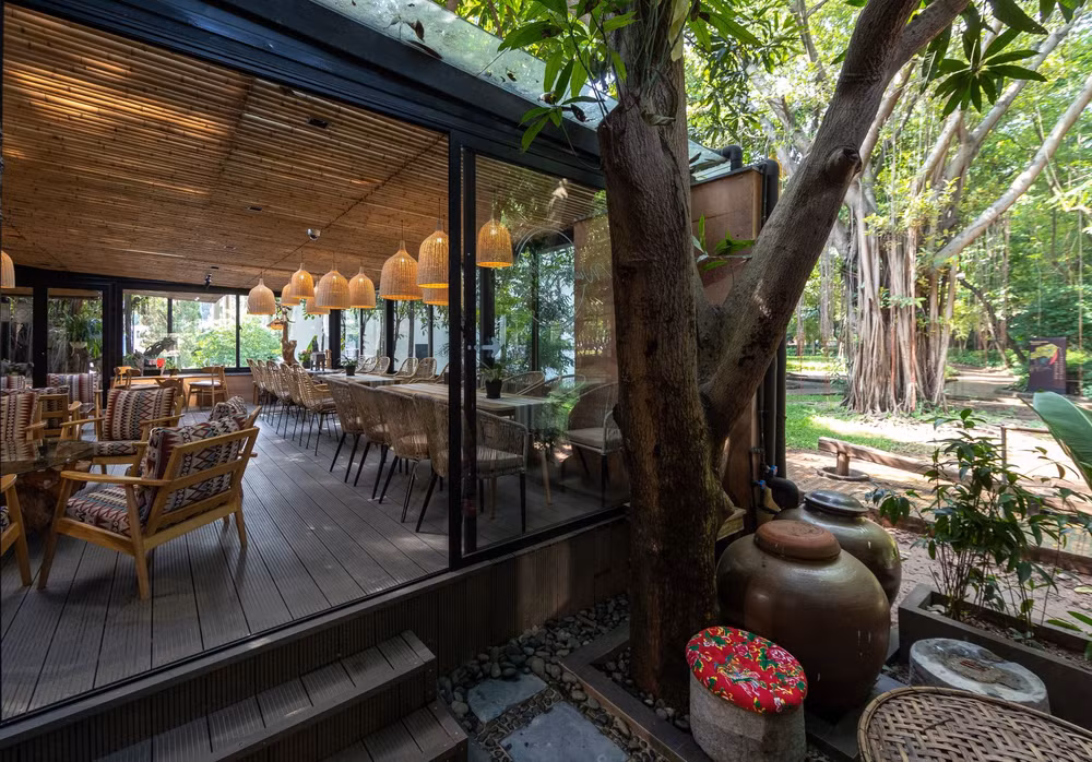 Không gian kiến trúc xanh tại Bảo tàng Dân tộc học Việt Nam.