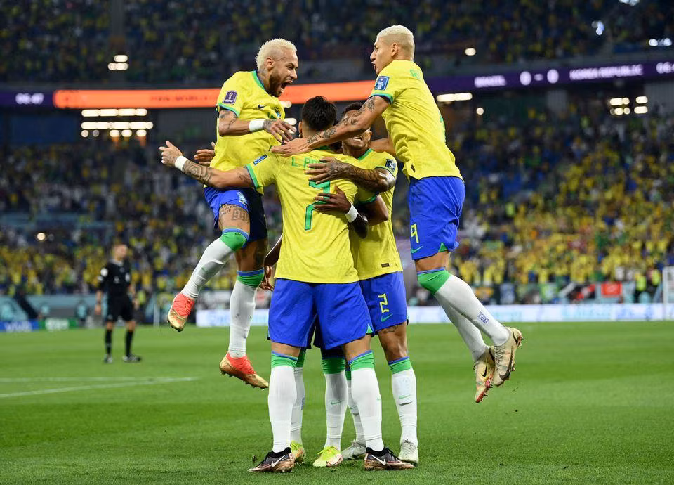 Brazil bước vào tứ kết sau trận cầu 5 bàn thắng. (Ảnh: Reuters)
