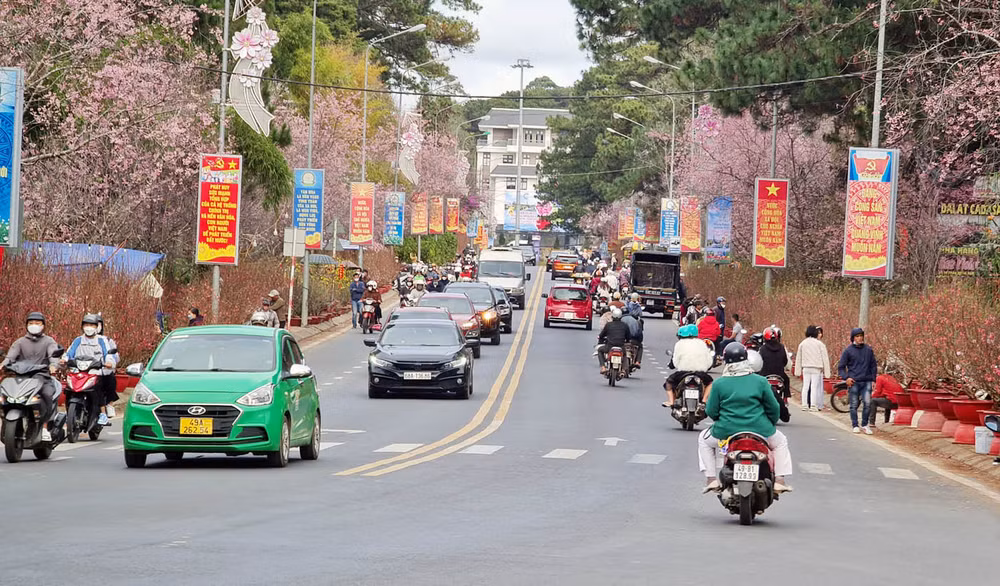 Phố núi vào xuân.