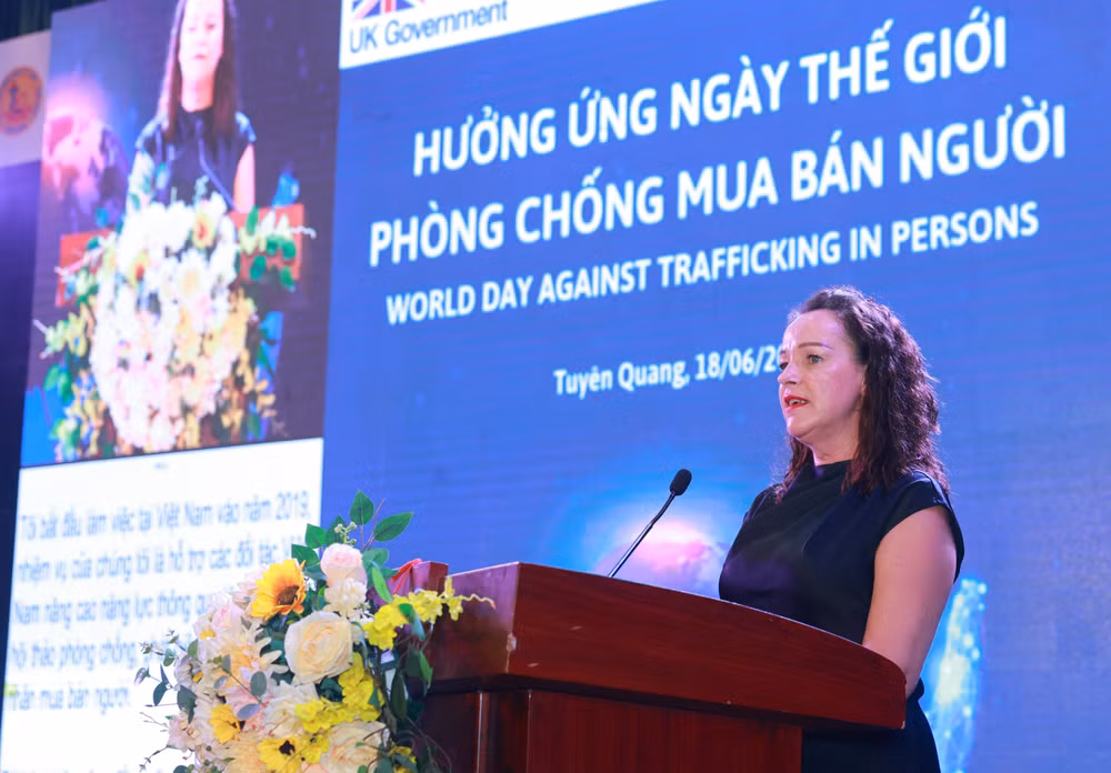 Bà Rebecca Taylor, bộ phận Nhập cư và Di cư, Đại sứ quán Anh tại Hà Nội chia sẻ mong muốn mong muốn lan tỏa thông điệp nhằm bảo đảm lợi ích của mỗi cá nhân cũng như tương lai của mỗi gia đình.