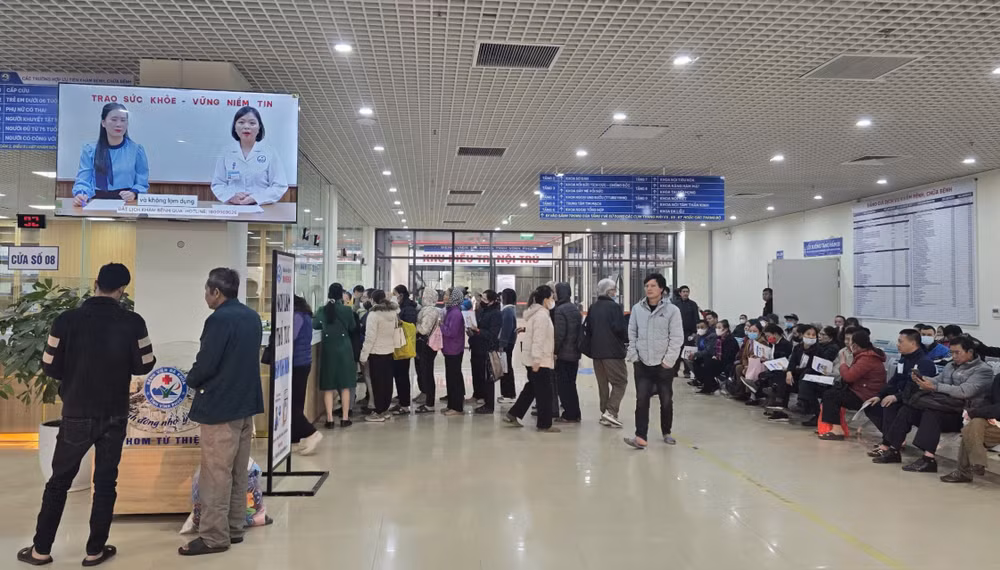 Ngành y tế cần tiếp tục đẩy mạnh, nâng cao chất lượng chăm sóc sức khỏe khi nhu cầu khám, chữa bệnh chất lượng cao của người dân ngày càng tăng.
