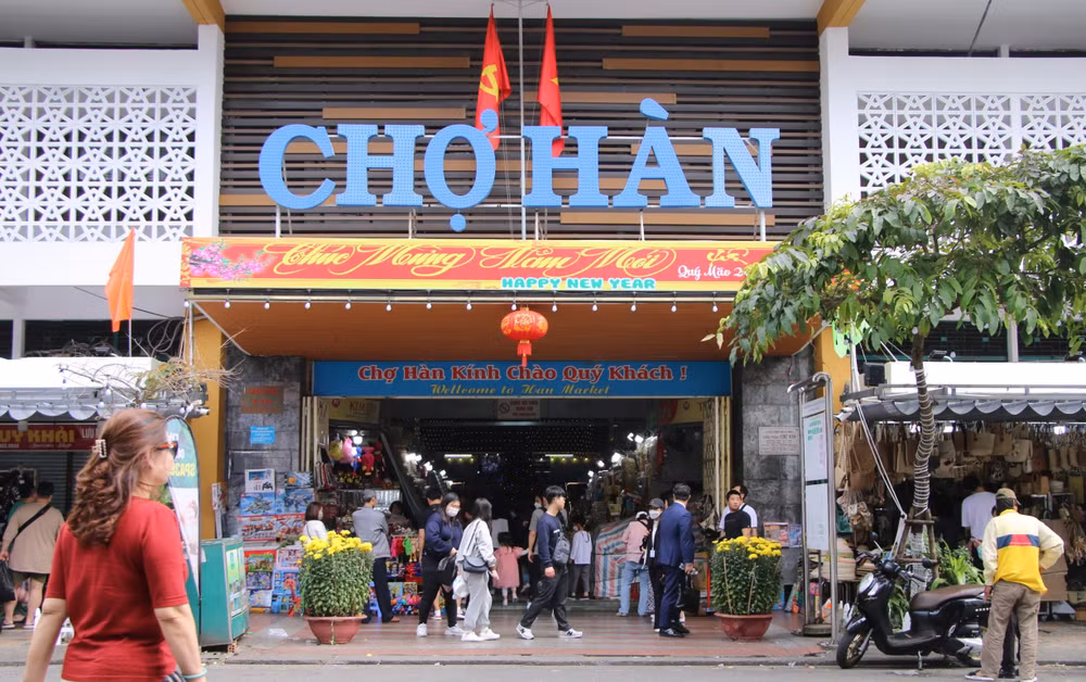 Chợ Hàn Đà Nẵng ngày 30 Tết.