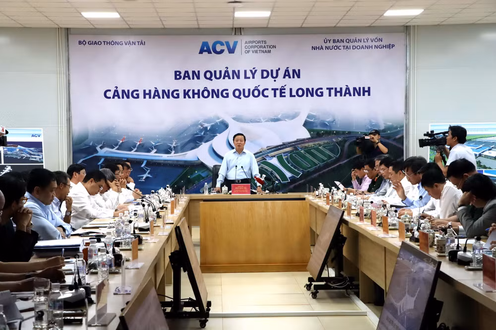 Buổi làm việc tại Ban Quản lý dự án sân bay Long Thành.