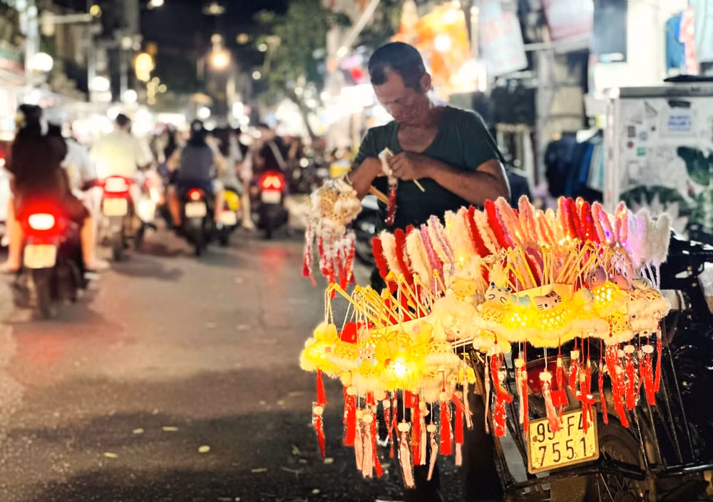 Một góc trong đêm Trung thu nơi phố cổ.