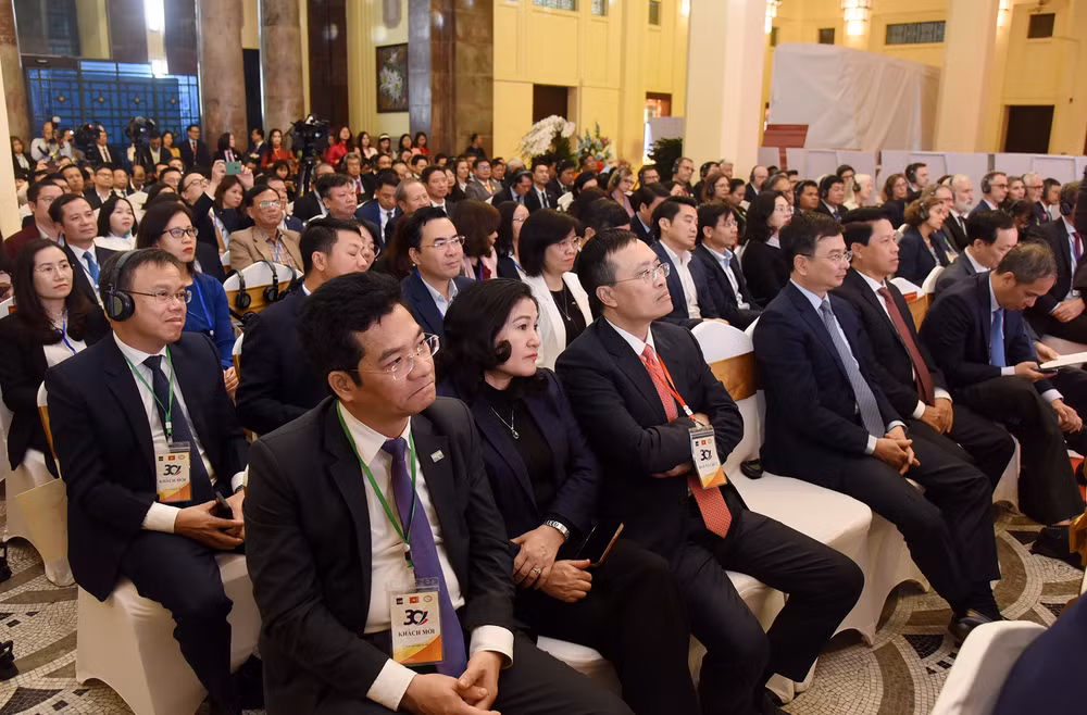 Các đại biểu tham dự lễ kỷ niệm.