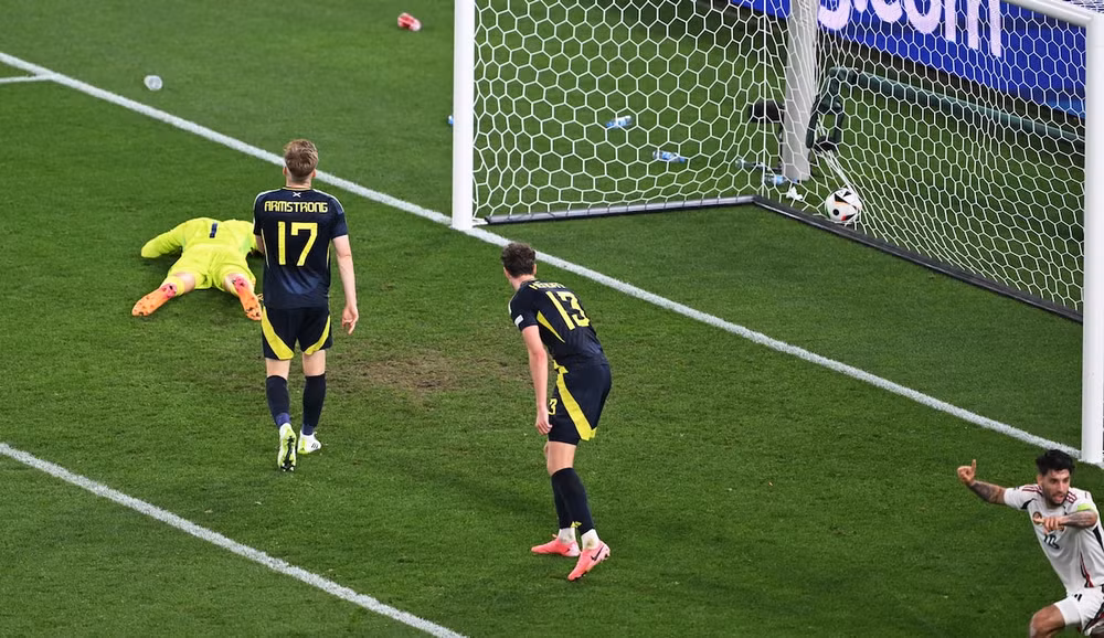 Hungary vượt qua Scotland sau bàn thắng ở phút thứ 100. (Ảnh: Reuters)