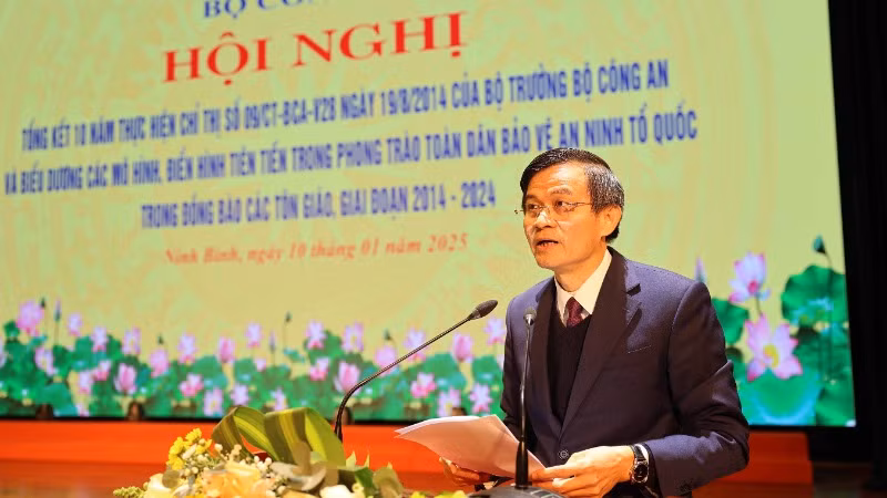 Bí thư Tỉnh ủy Ninh Bình Đoàn Minh Huấn phát biểu chào mừng Hội nghị.