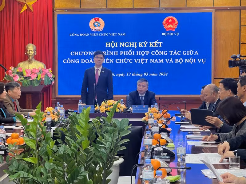Chủ tịch Công đoàn Viên chức Việt Nam Ngọ Duy Hiểu phát biểu tại hội nghị.