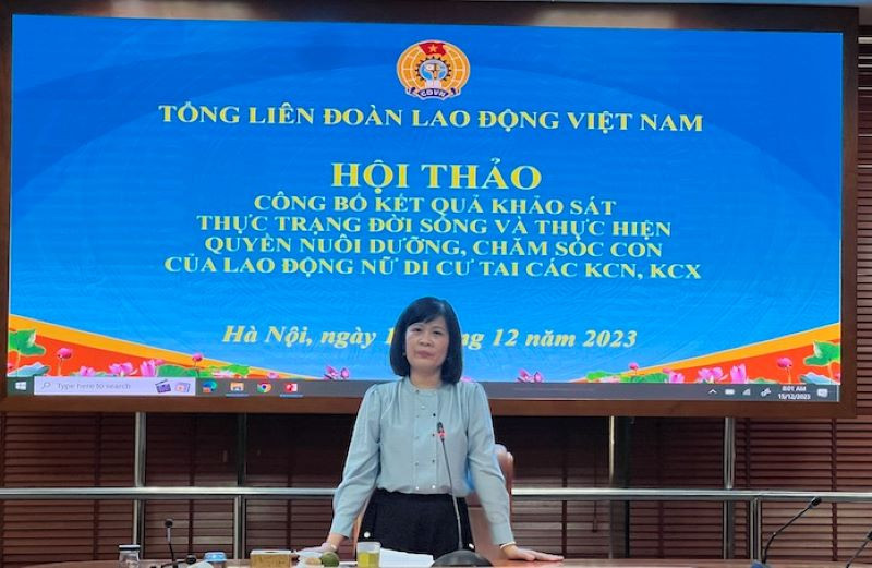 Trưởng ban Nữ công Tổng Liên đoàn Đỗ Hồng Vân phát biểu khai mạc.