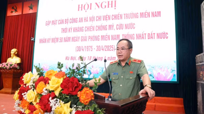 Thiếu tướng Nguyễn Thanh Tùng phát biểu tại buổi gặp mặt.