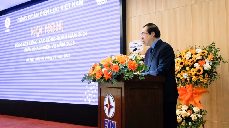 Chủ tịch Công đoàn EVN Đỗ Đức Hùng, phát biểu tại Hội nghị.