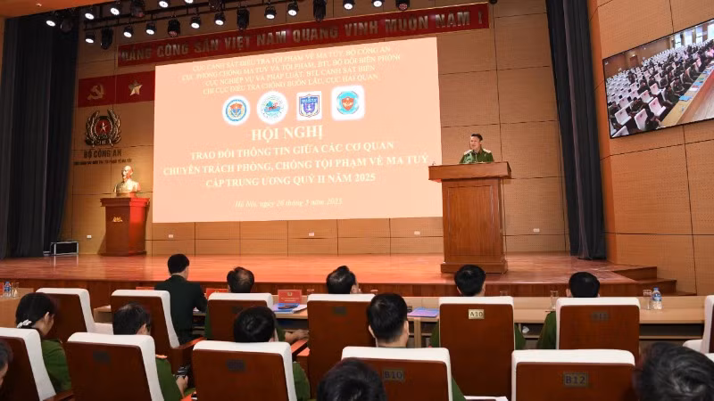 Toàn cảnh hội nghị.