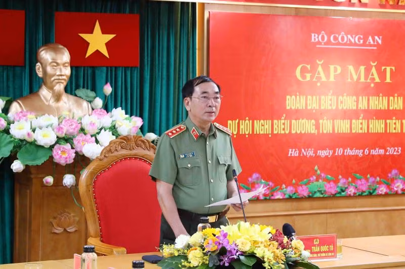 Thứ trưởng Trần Quốc Tỏ phát biểu tại hội nghị.