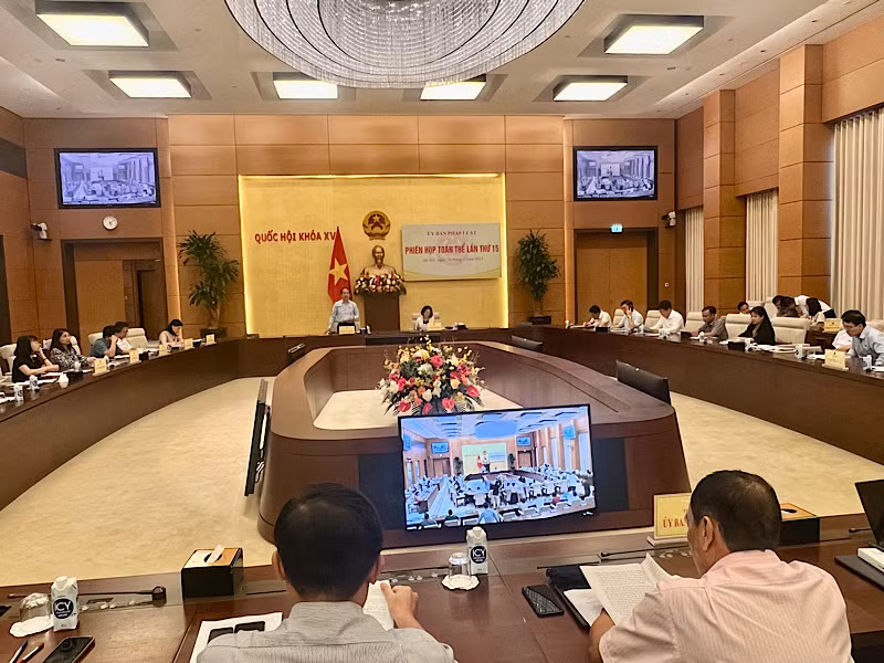 Phiên họp toàn thể lần thứ 15 của Ủy ban Pháp luật của Quốc hội