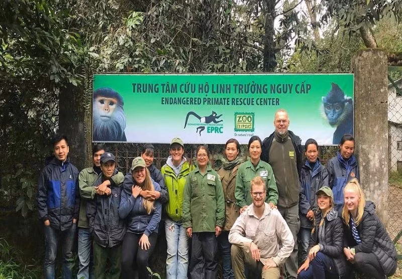 Tham quan Trung tâm cứu hộ linh trưởng nguy cấp.