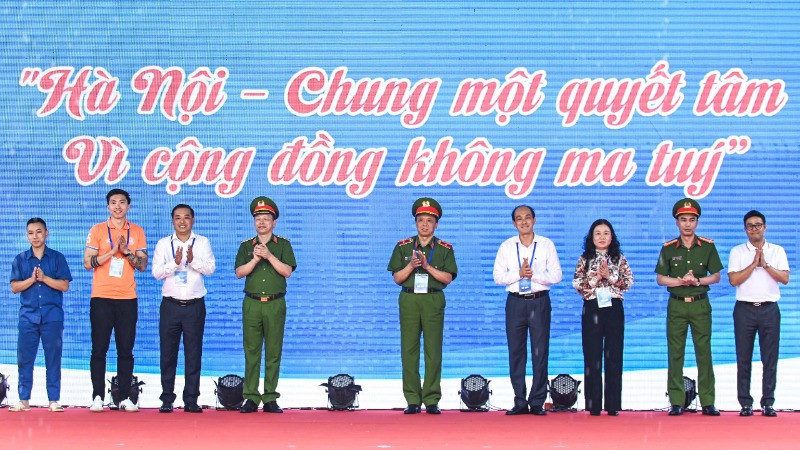 Thành phố Hà Nội chung một quyết tâm vì cộng đồng không ma túy. Thành phố Hà Nội chung một quyết tâm vì cộng đồng không ma túy.