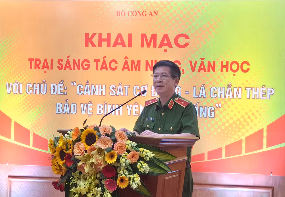 Thiếu tướng Nguyễn Ngọc Thanh, Phó Tư lệnh Cảnh sát Cơ động phát biểu.