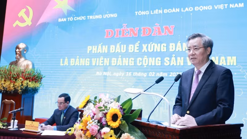 Phó Trưởng Ban Tổ chức Trung ương Nguyễn Quang Dương kết luận diễn đàn.