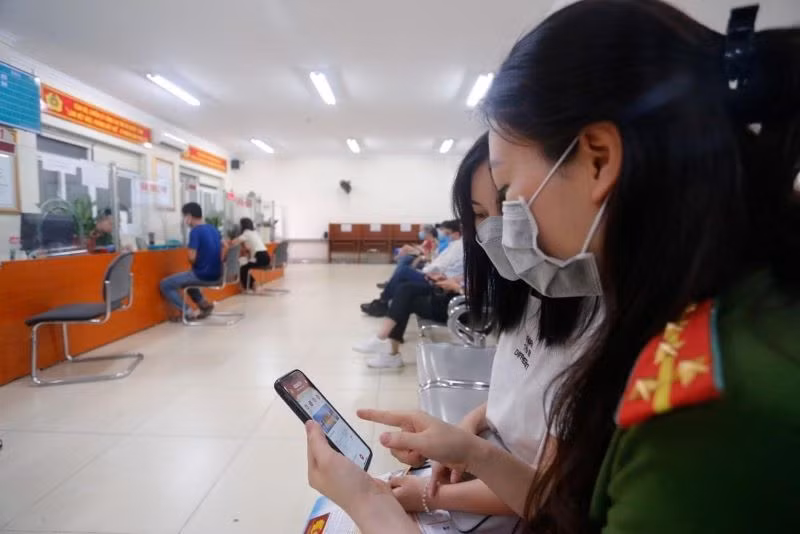 Hướng dẫn công dân cài đặt tài khoản định danh điện tử.