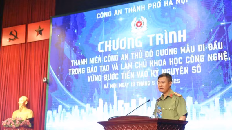 Đại tá Nguyễn Ngọc Quyền, Phó Giám đốc Công an thành phố phát biểu khai mạc.