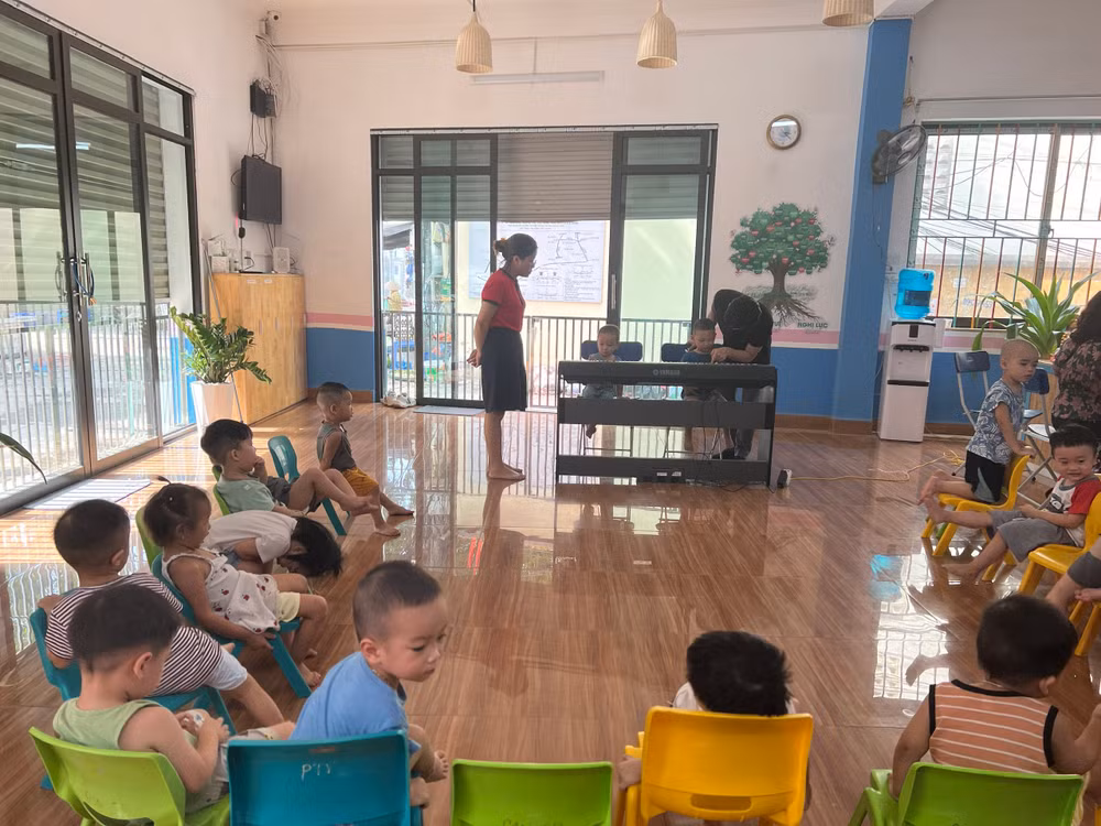 Tiết học kỹ năng tại một cơ sở giáo dục tư thục tại xã Kim Chung, huyện Đông Anh, thành phố Hà Nội.