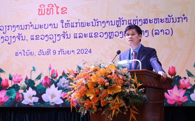 Phó Chủ tịch Tổng Liên đoàn Lao động Việt Nam Ngọ Duy Hiểu phát biểu tại buổi lễ.