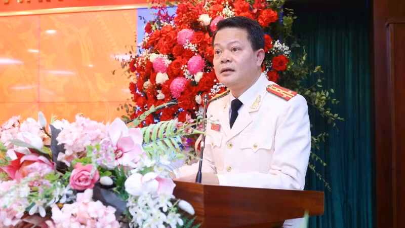 Đại tá Vũ Văn Tấn phát biểu nhận nhiệm vụ.