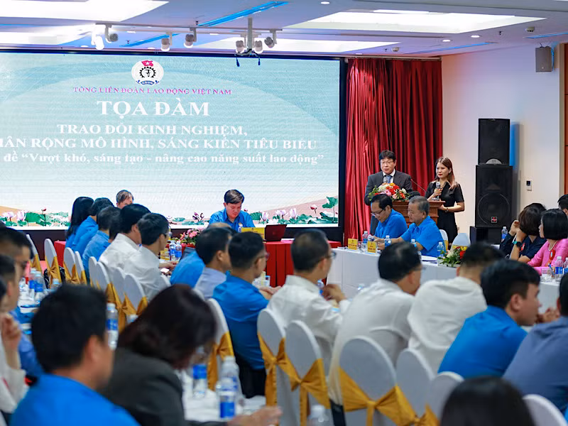 Quang cảnh toạ đàm.