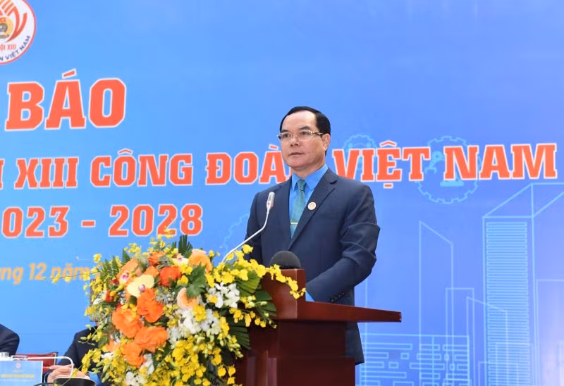 Đồng chí Nguyễn Đình Khang cảm ơn các cơ quan thông tấn, báo chí.