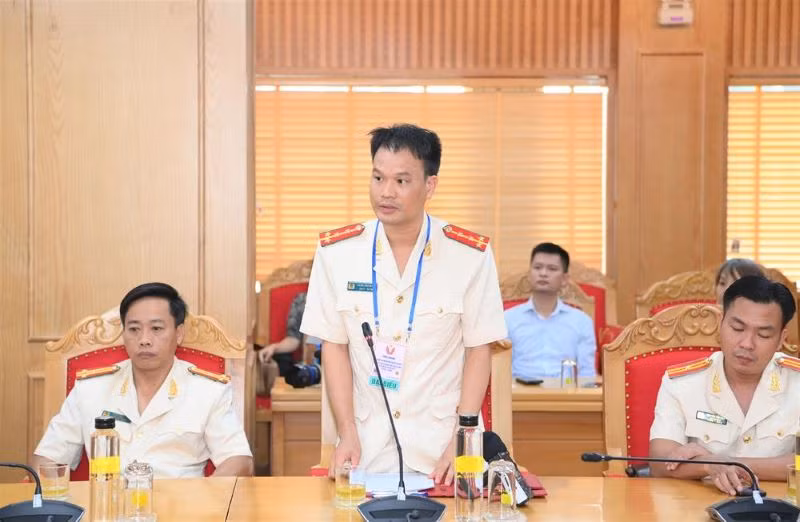 Đại úy Hoàng Văn Minh.