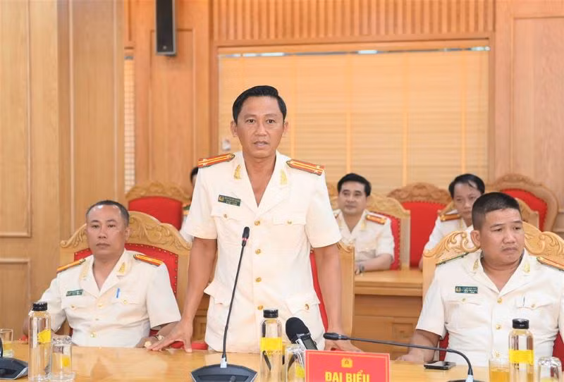 Trung tá Nguyễn Chí Thành kể lại những khoảnh khắc đối diện tử thần tại Hội nghị gặp mặt Đoàn đại biểu Công an nhân dân dự Hội nghị biểu dương, tôn vinh điển hình tiên tiến toàn quốc.