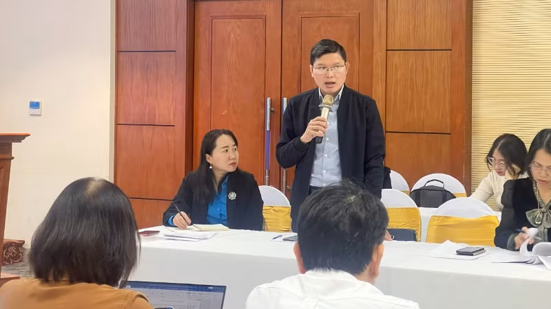 Phó Ban Tuyên giáo, Tổng Liên đoàn Lao động Việt Nam Nguyễn Mạnh Kiên đóng góp ý kiến.