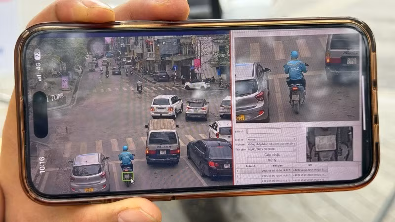 Hình ảnh phương tiện giao thông vi phạm được ghi nhận qua hệ thống camera.