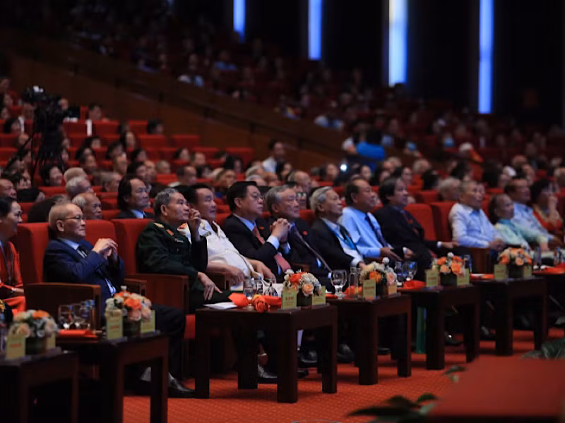 Các đại biểu dự lễ.