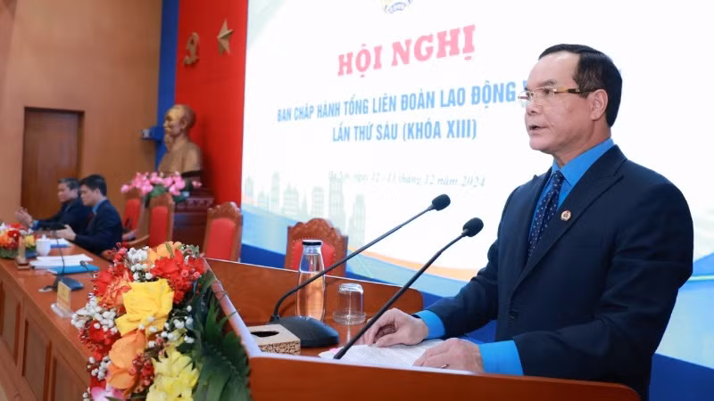 Chủ tịch Tổng Liên đoàn Lao động Việt Nam Nguyễn Đình Khang phát biểu khai mạc.