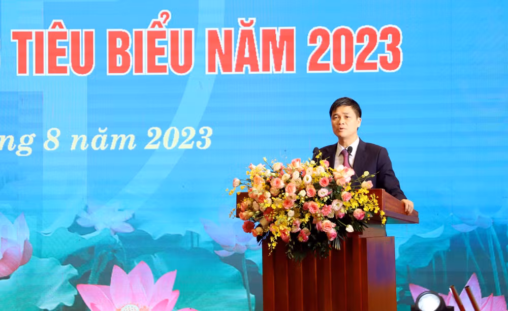 Phó Chủ tịch Tổng Liên đoàn Lao động Việt Nam Ngọ Duy Hiểu phát biểu.