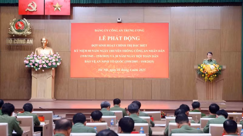 Toàn cảnh lễ phát động.