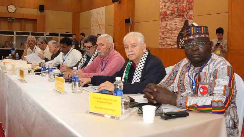 Các đại biểu tham dự hội nghị.